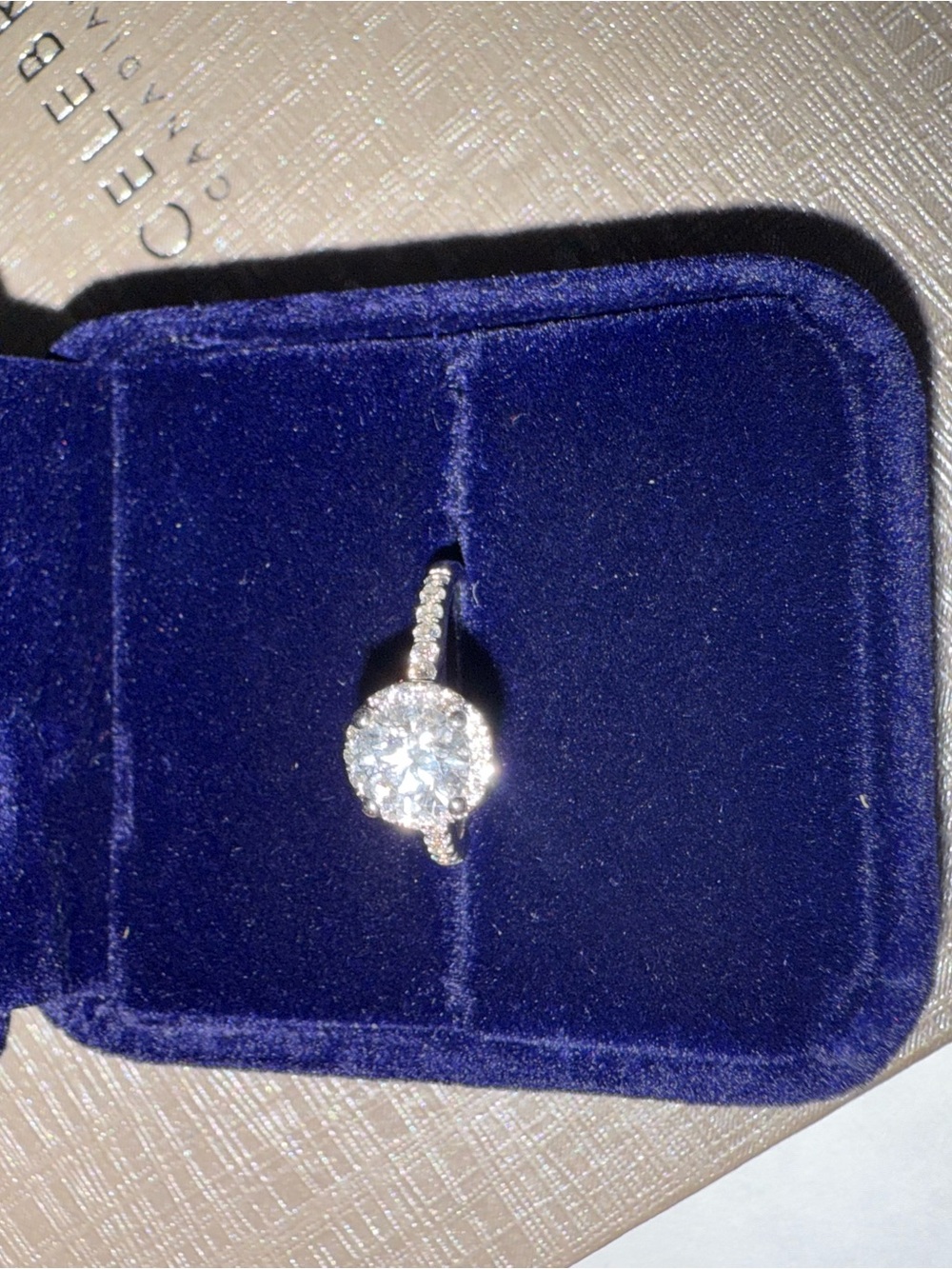 Brand new! Natural Diamonds Round Halo Engagement Ring in White Gold-14k